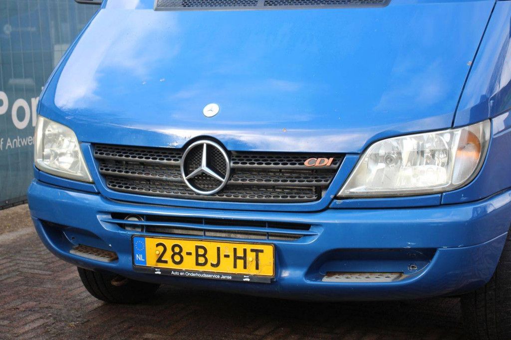 Chassis Cabin Mercedes-Benz 904.6 Diesel 157hp 2003