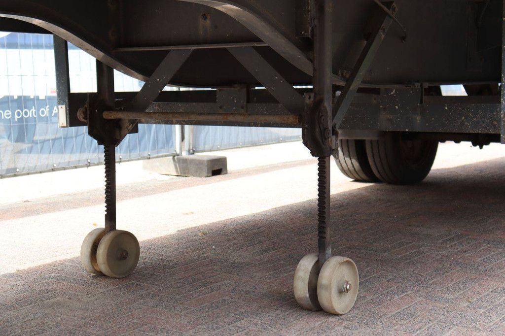 Baldinger 7000 5200kg 2000 curtain-sided semi-trailer (Margin)