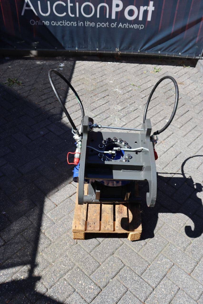 Rotary adapter CW10 with hydraulic quick coupler Granit 2025