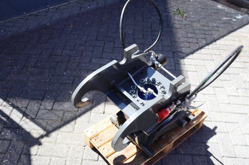 Rotary adapter CW10 with hydraulic quick coupler Granit 2025