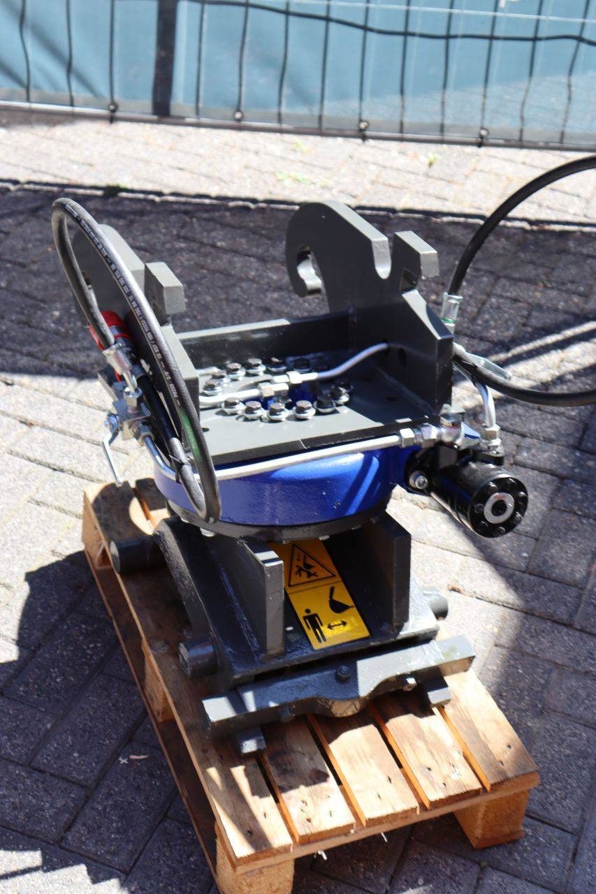 Rotary adapter CW10 with hydraulic quick coupler Granit 2025