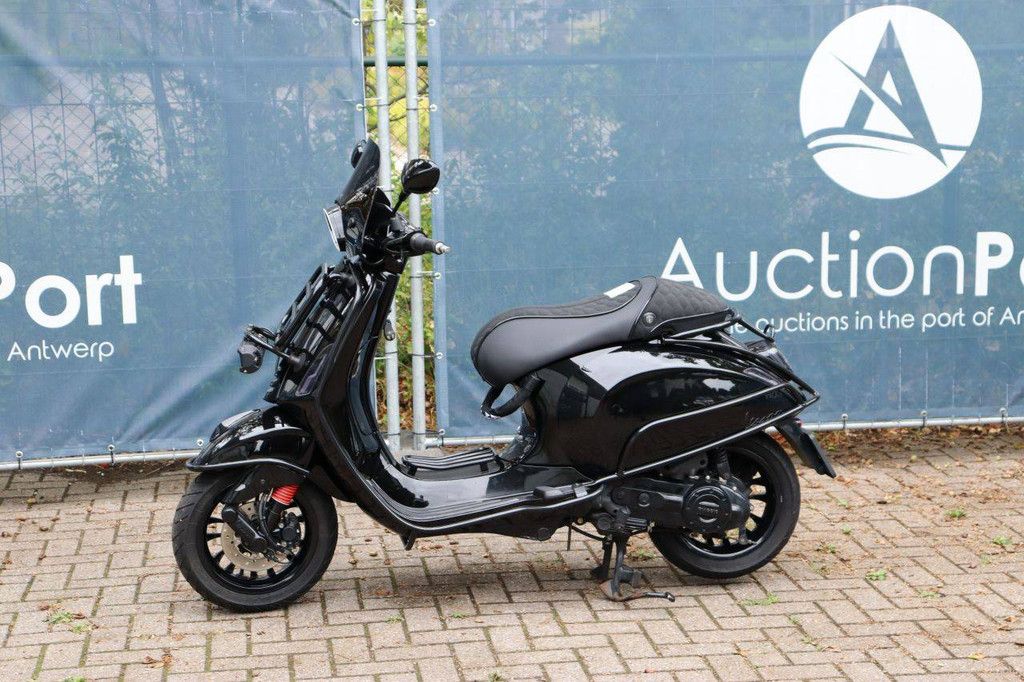 Roller Piaggio VESPA SPRINT 50 Benzin 2024