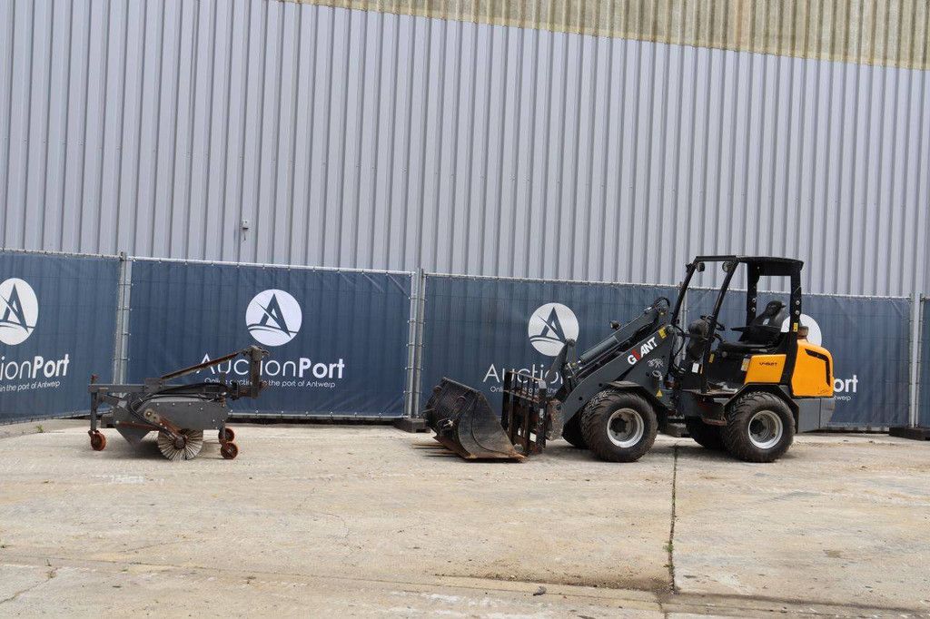 Articulated loader Giant V452T Diesel 33kW 2011