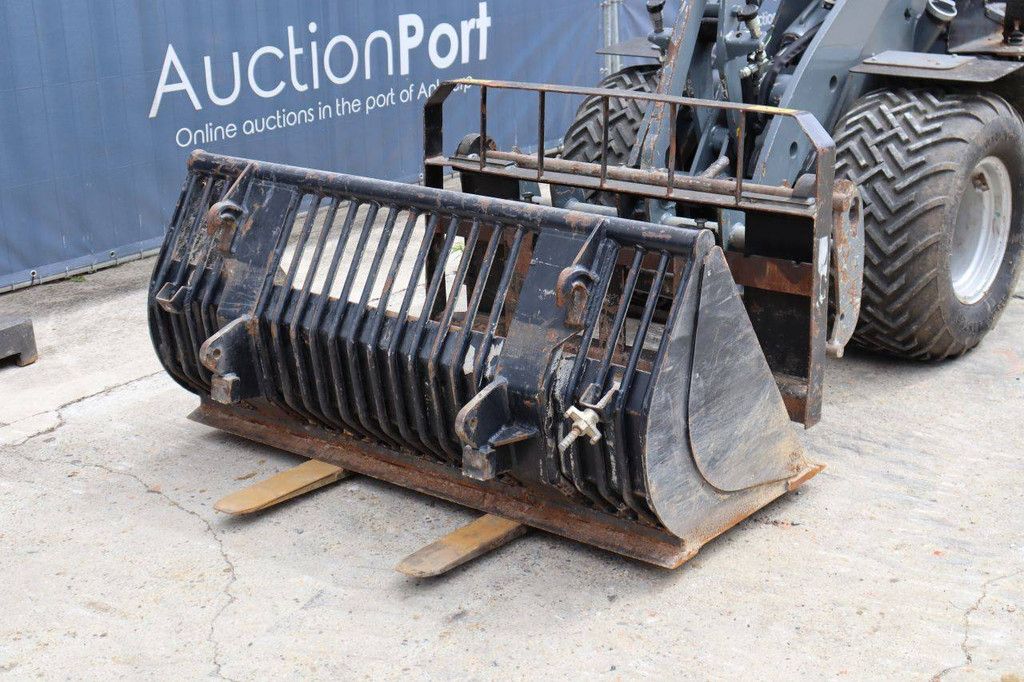 Articulated loader Giant V452T Diesel 33kW 2011