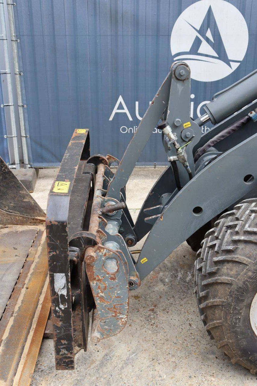 Articulated loader Giant V452T Diesel 33kW 2011
