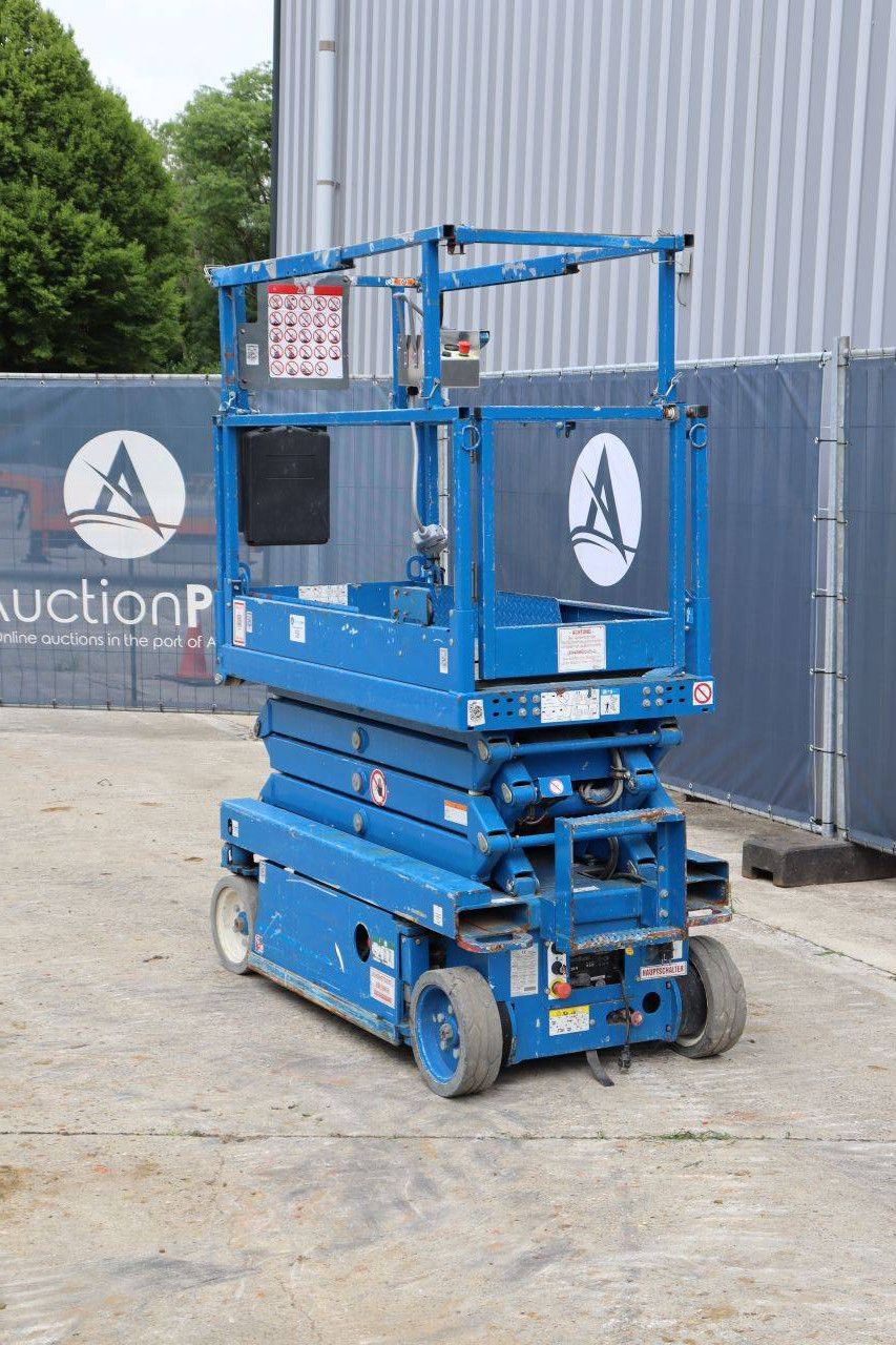 Skyjack SJ III 3219 Electric Scissor Lift 7.8m 227kg 2015