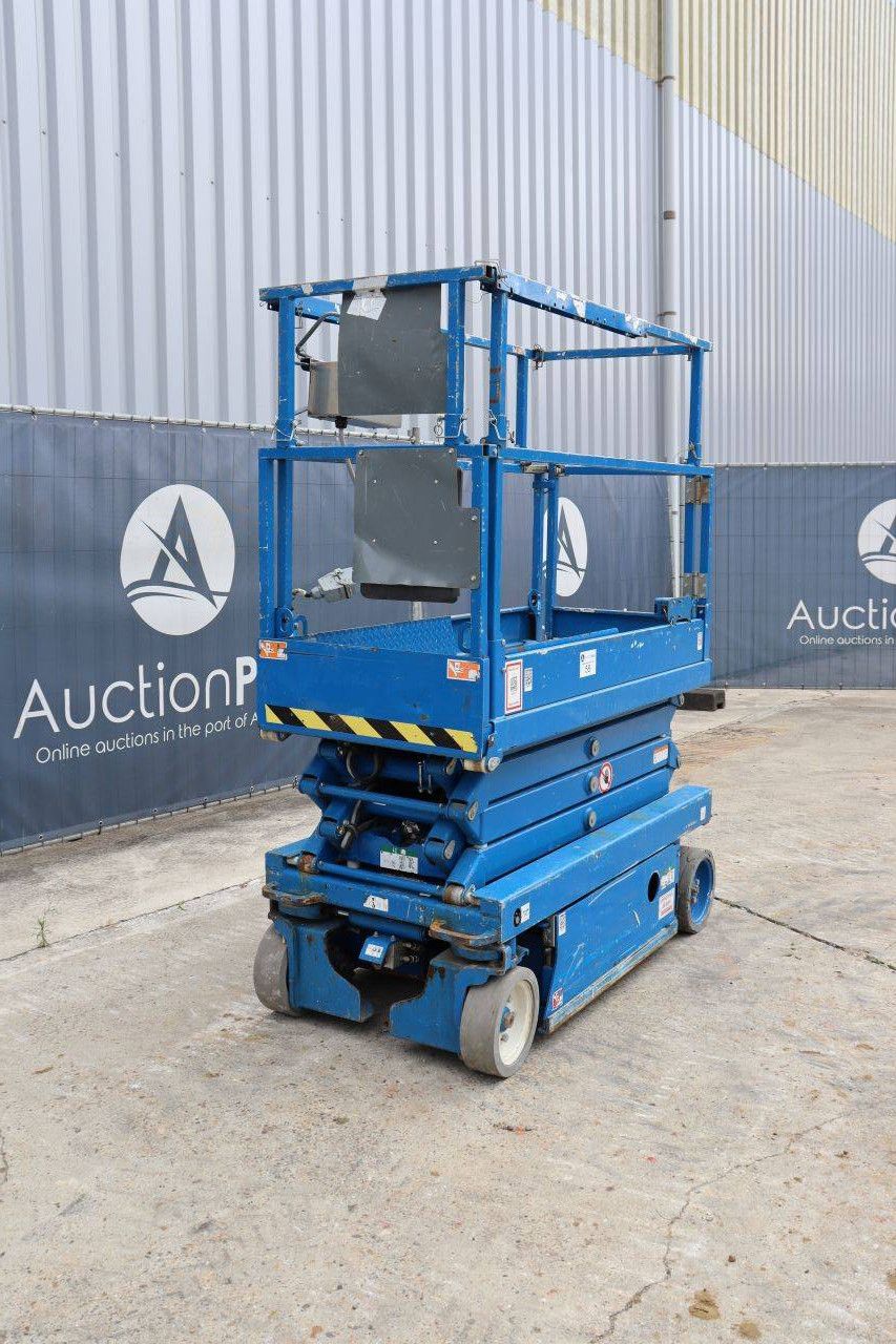 Skyjack SJ III 3219 Electric Scissor Lift 7.8m 227kg 2015