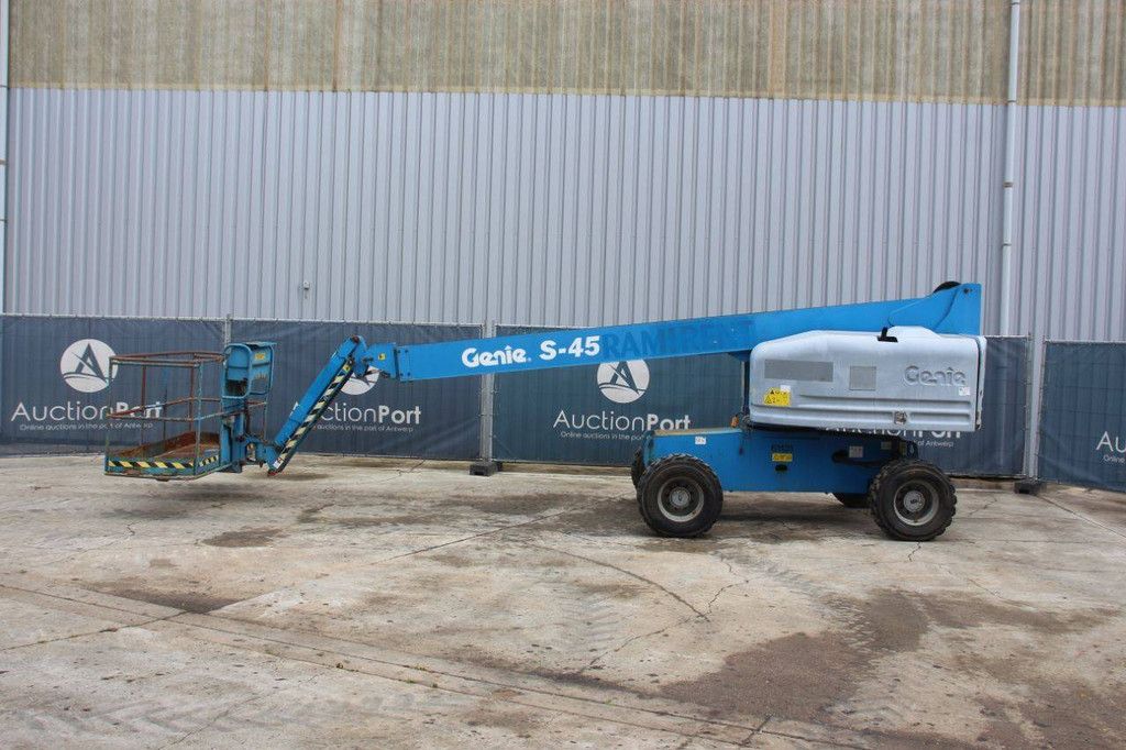 Genie S-45 Diesel-Teleskoparbeitsbühne 15,7 m 2008