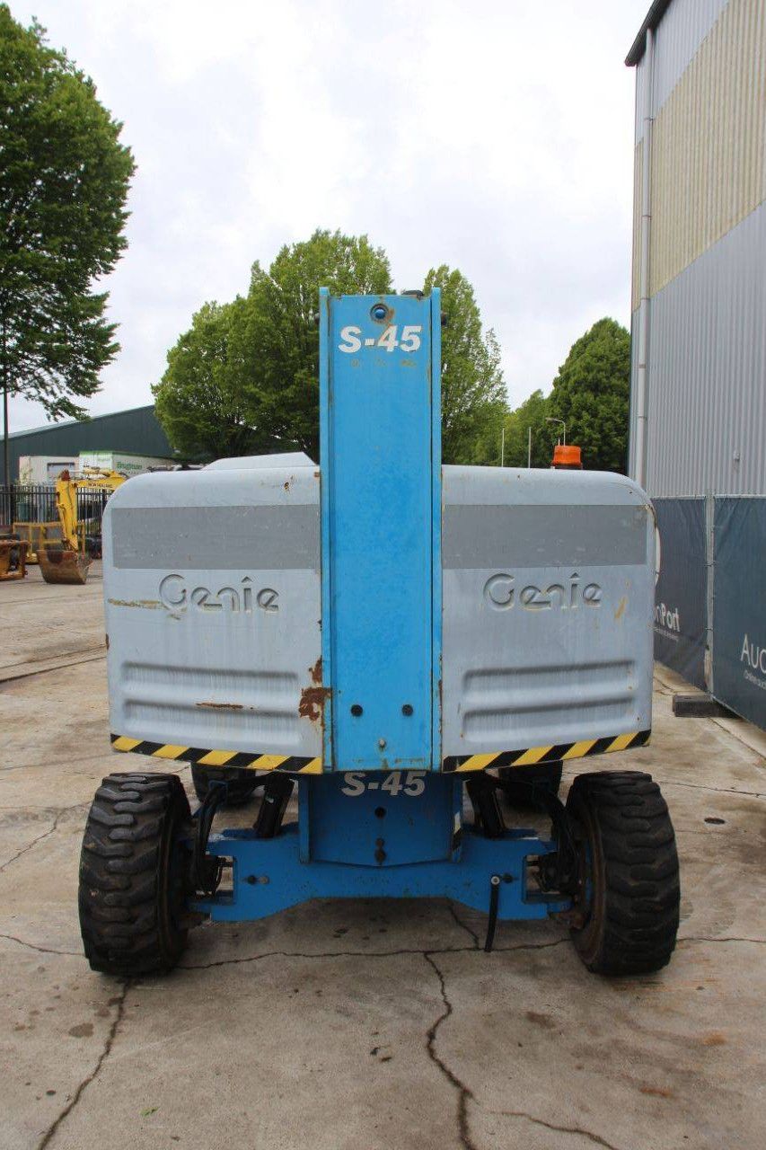 Genie S-45 Diesel-Teleskoparbeitsbühne 15,7 m 2008