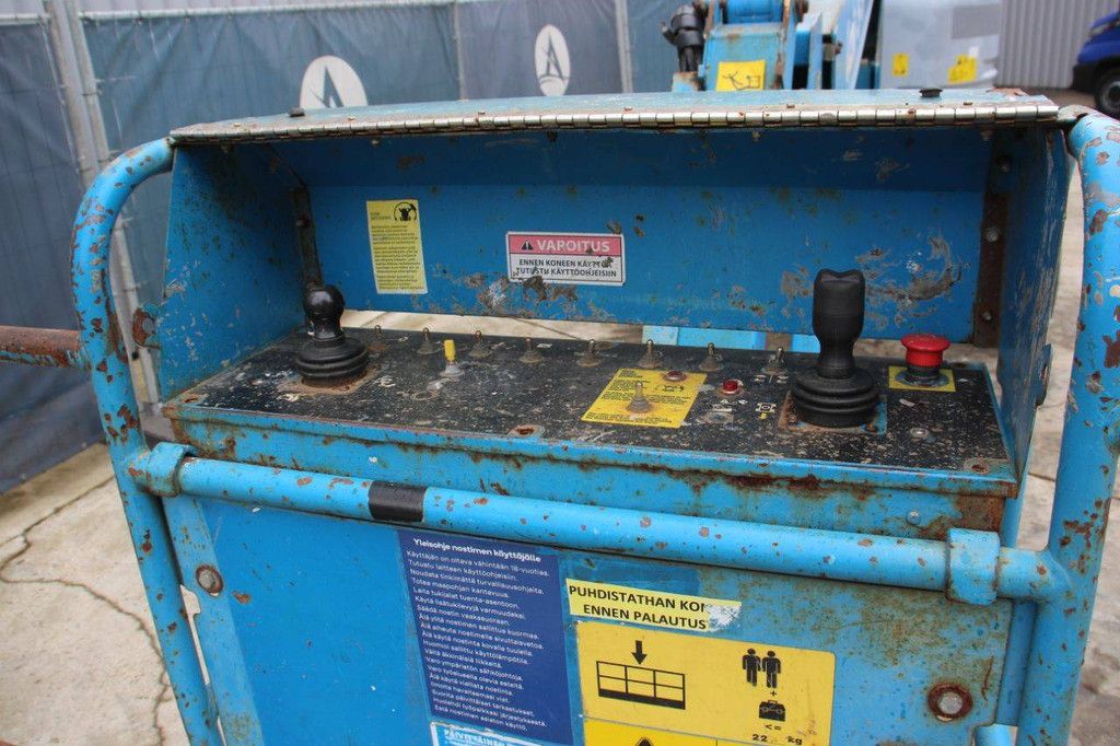 Genie S-45 Diesel-Teleskoparbeitsbühne 15,7 m 2008