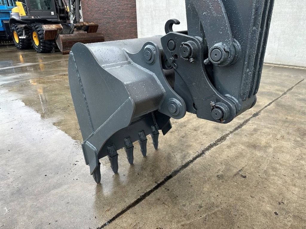 Midi excavator Volvo EC60C Diesel 2012