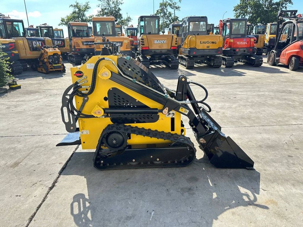 Crawler skid steer loader Delano T360 Petrol 2026