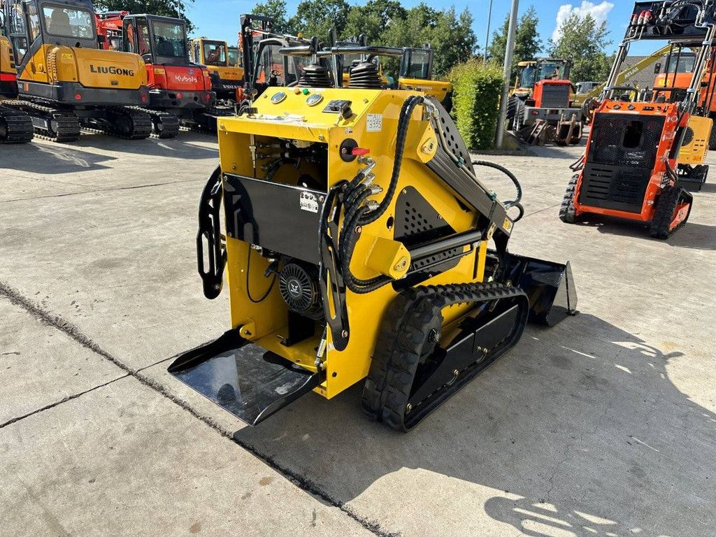 Crawler skid steer loader Delano T360 Petrol 2026