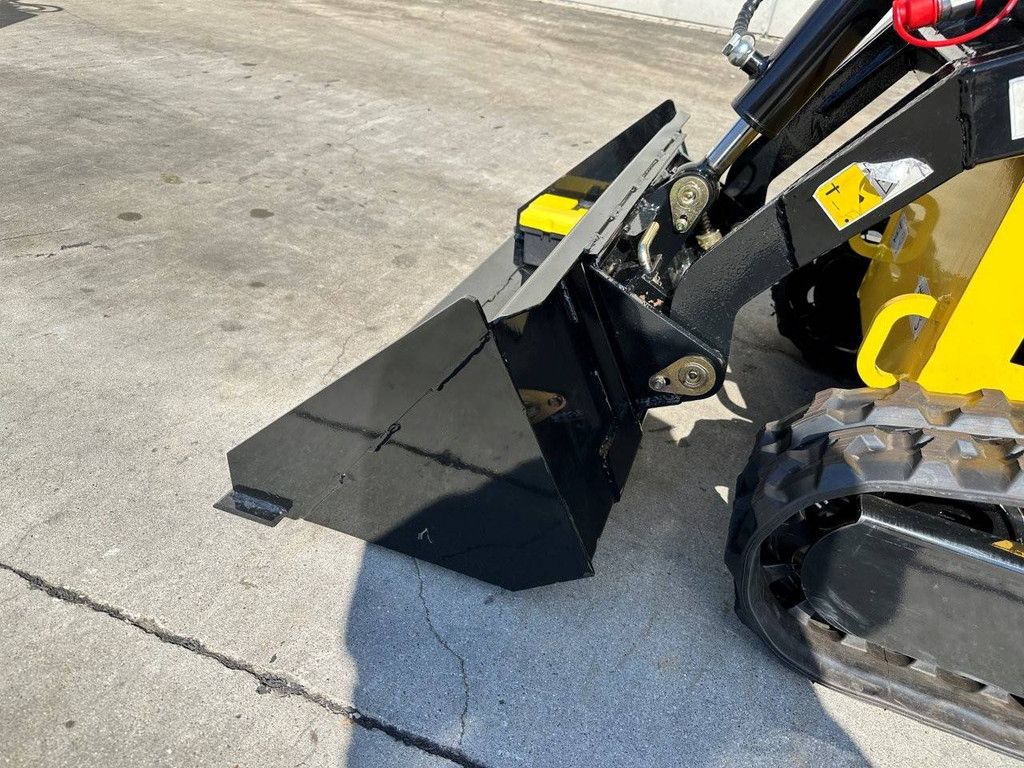 Crawler skid steer loader Delano T360 Petrol 2026