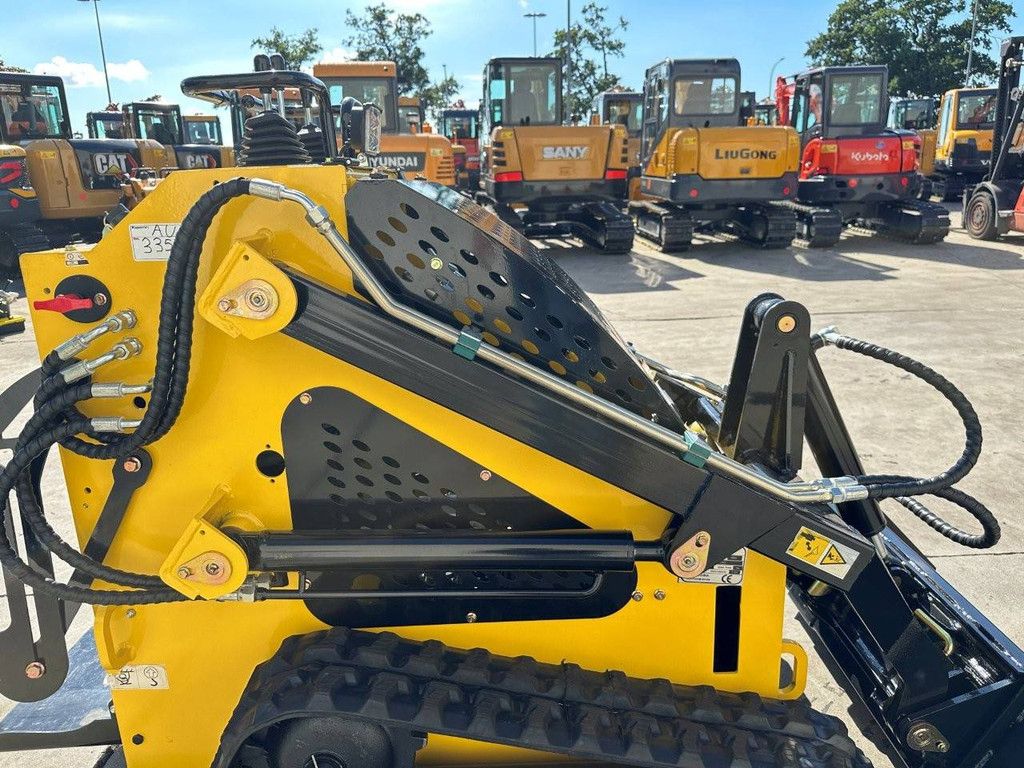 Crawler skid steer loader Delano T360 Petrol 2026