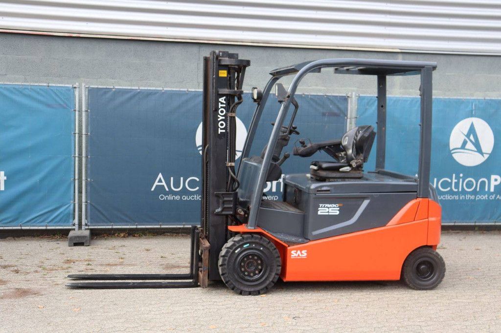 Toyota 8FBMT25 Electric Forklift 2500kg 5.5m 2013