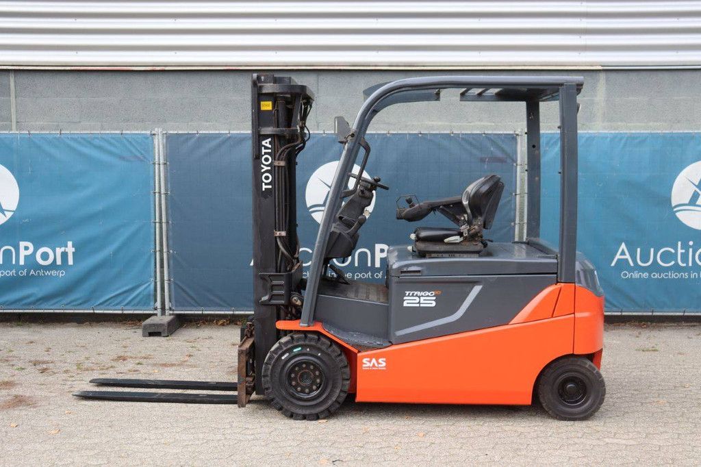 Toyota 8FBMT25 Electric Forklift 2500kg 5.5m 2013