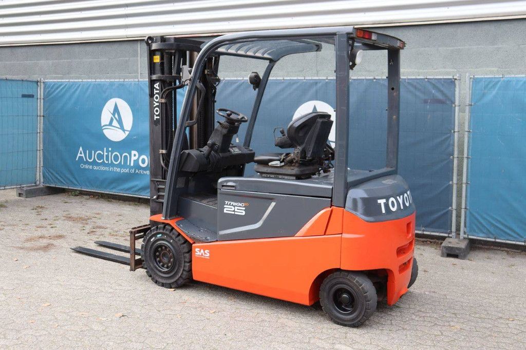 Toyota 8FBMT25 Electric Forklift 2500kg 5.5m 2013