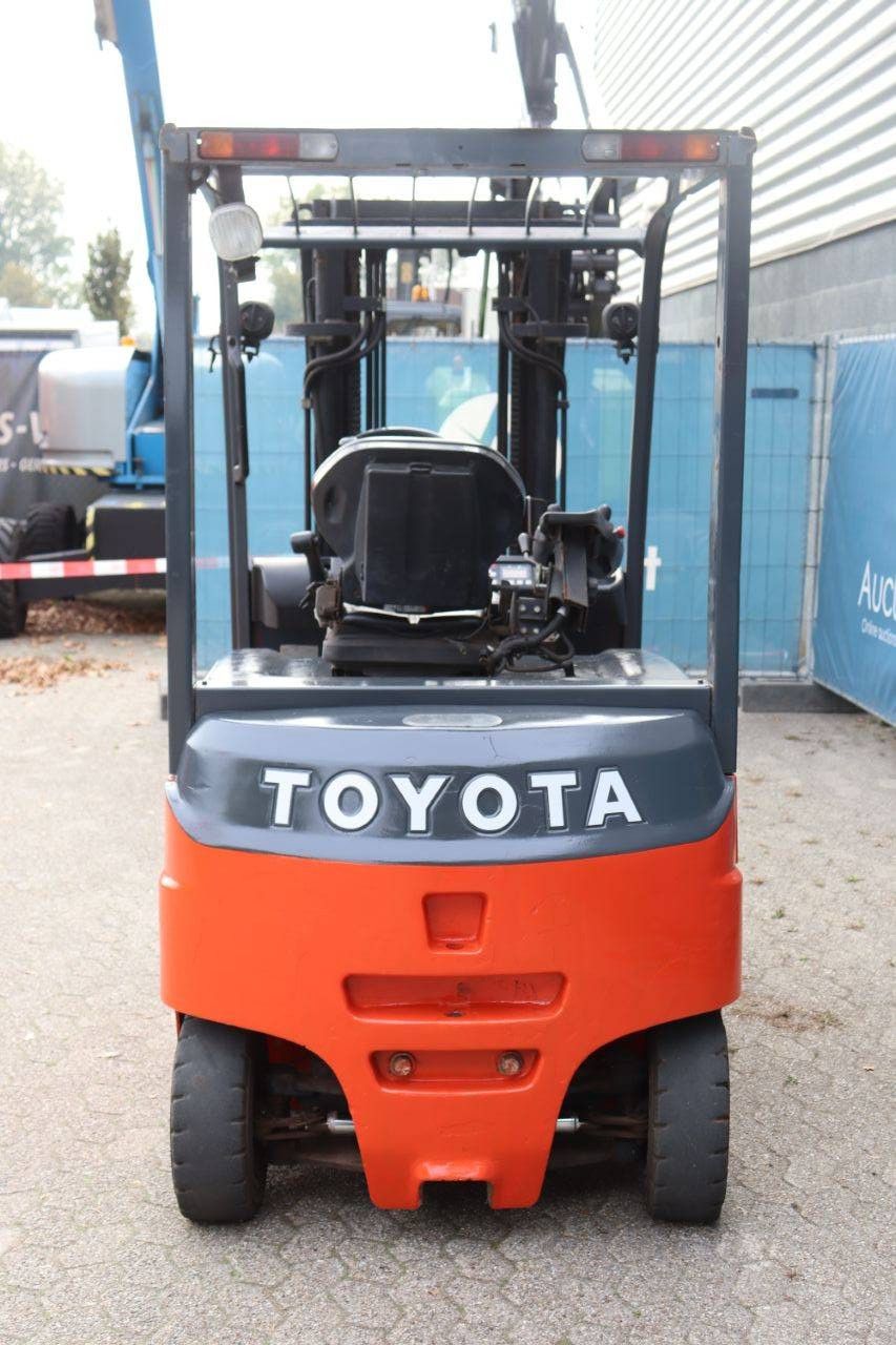 Toyota 8FBMT25 Electric Forklift 2500kg 5.5m 2013
