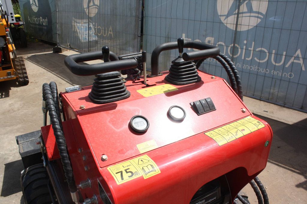 Skid steer loader Captok 323TZ Diesel 2014