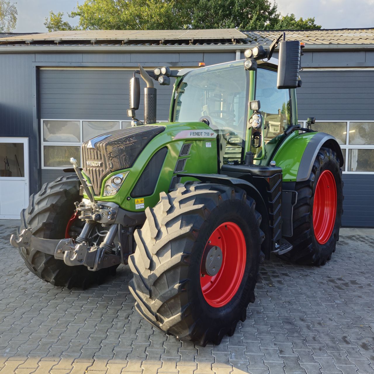 Fendt 718 Vario S4 profi plus