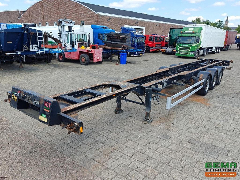 Renders RMOC 12 27CC 40/45FT - Rear Slider - 5140KG - Mercedes Axles Disc Brake