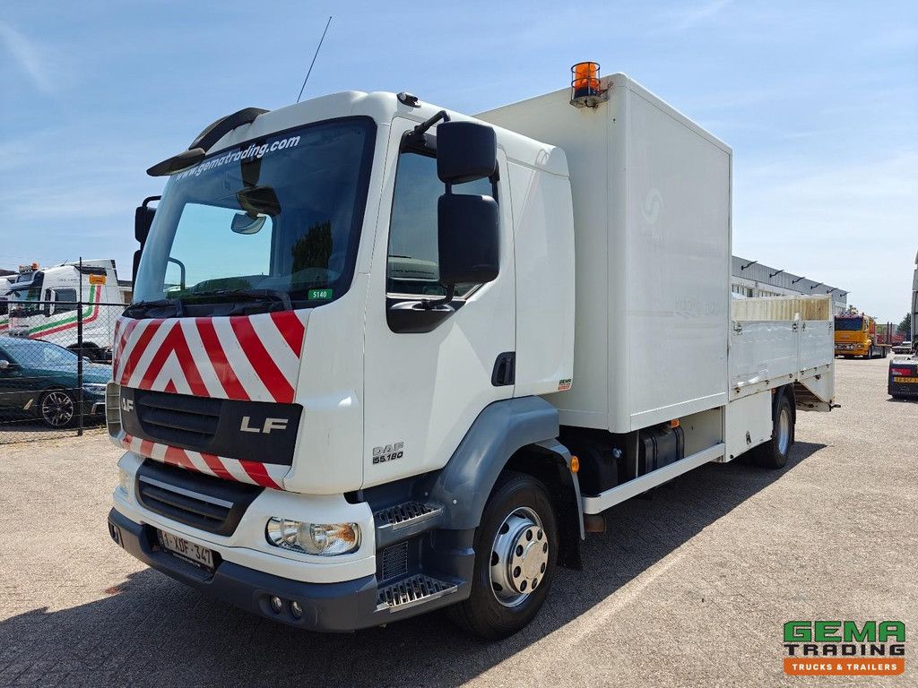 DAF LF 55.180 4x2 DayCab Euro4 - 14T - Hydraulic Loading Floor - Tool Pocket + CargoLock - Manual Transmission - 280,000 km