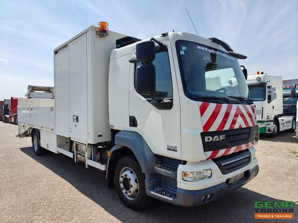 DAF LF 55.180 4x2 DayCab Euro4 - 14T - Hydraulic Loading Floor - Tool Pocket + CargoLock - Manual Transmission - 280,000 km