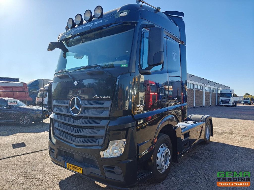 Mercedes-Benz Actros 1842 4x2 BigSpace Euro5 - 13L - Skirts - NL truck