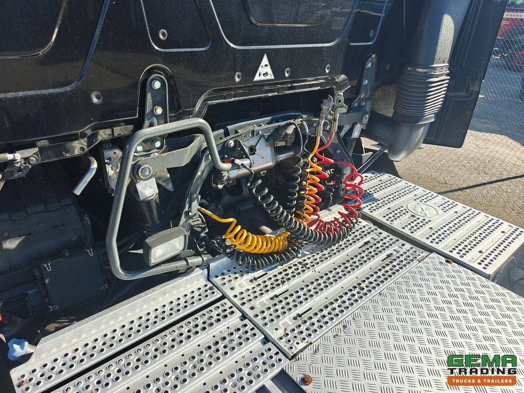 Mercedes-Benz Actros 1842 4x2 BigSpace Euro5 - 13L - Skirts - NL truck