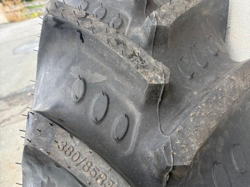 BKT 380/85 R38