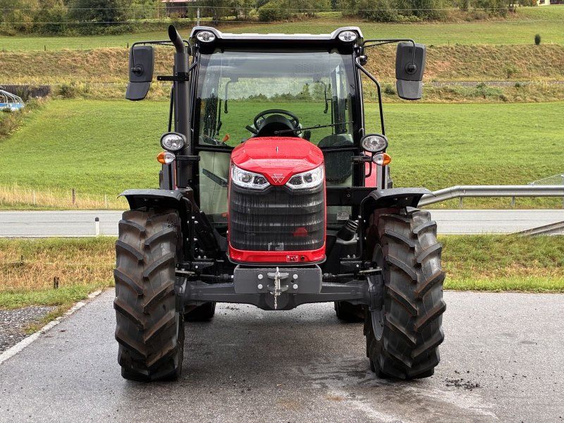 Massey Ferguson 4708M Cab Essential D2