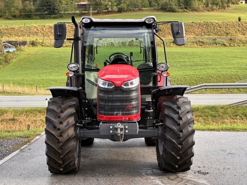 Massey Ferguson 4708M Cab Essential D2