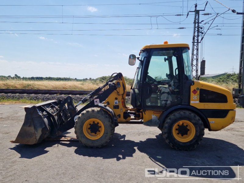 JCB 406