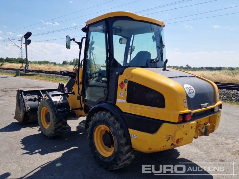 JCB 406