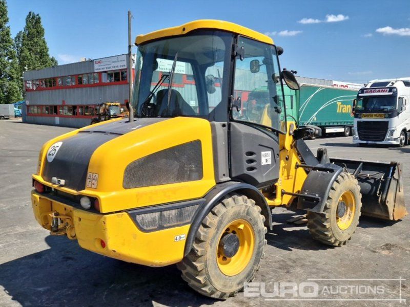 JCB 406