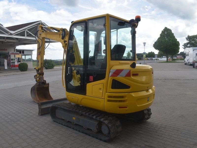 Takeuchi TB240 mit Powertilt