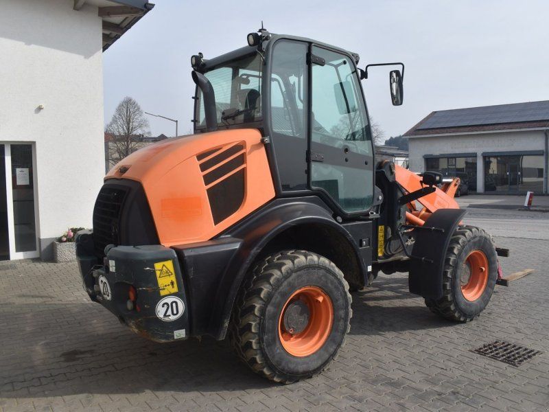 Komatsu WA100M-7 mit Straßenzulassung