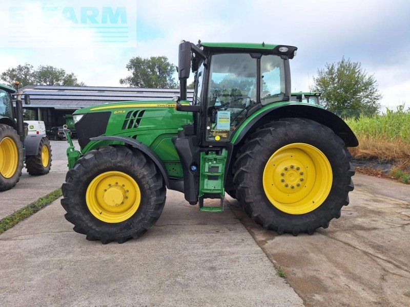 John Deere 6215R