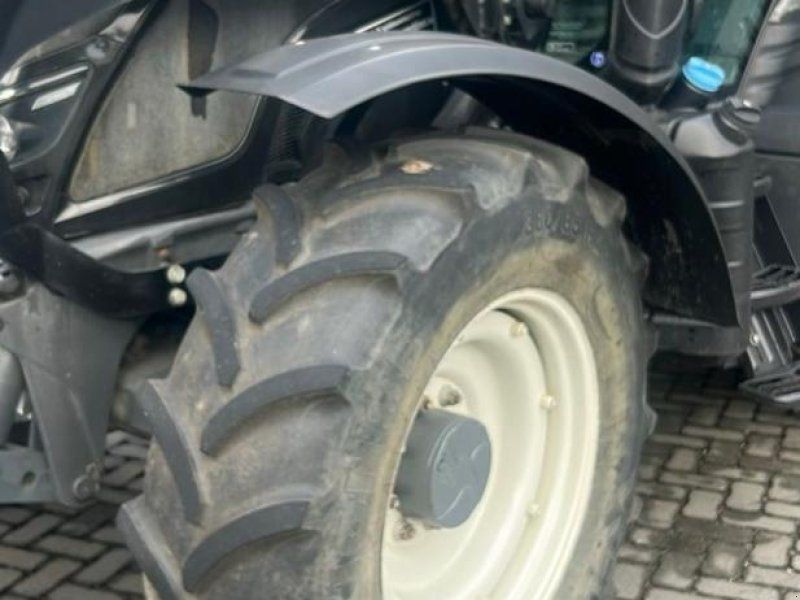 Valtra N 114