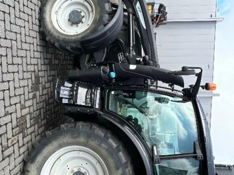 Valtra N 114