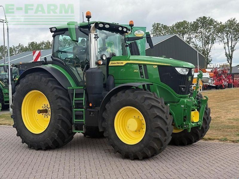 John Deere 6r 250
