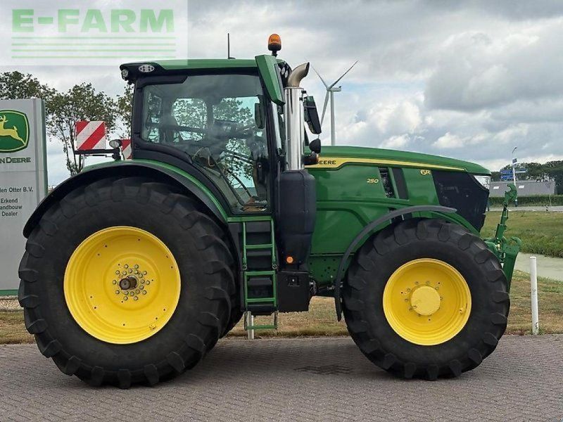John Deere 6r 250
