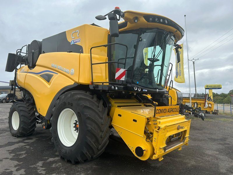 New Holland CR 8.90