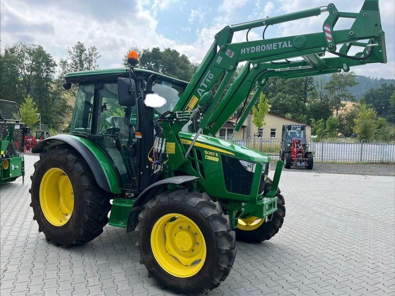 John Deere 5067E