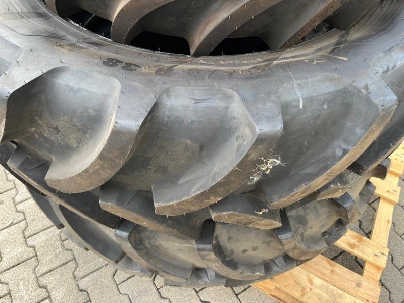 Vredestein 380/70R28 + 480/70R38