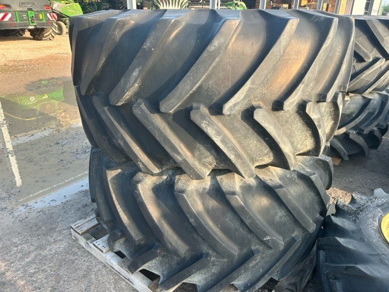 Michelin 800/65R32