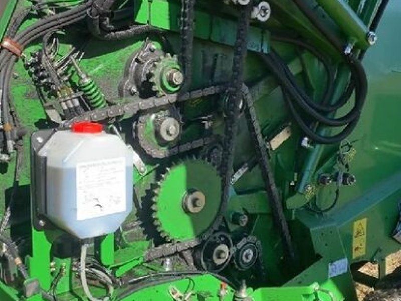 John Deere V451M