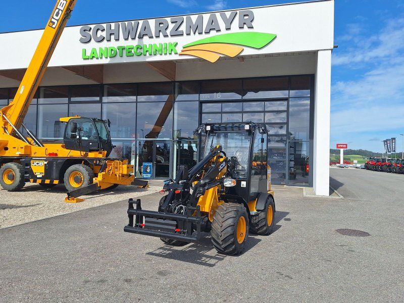 JCB 403 Agri Plus