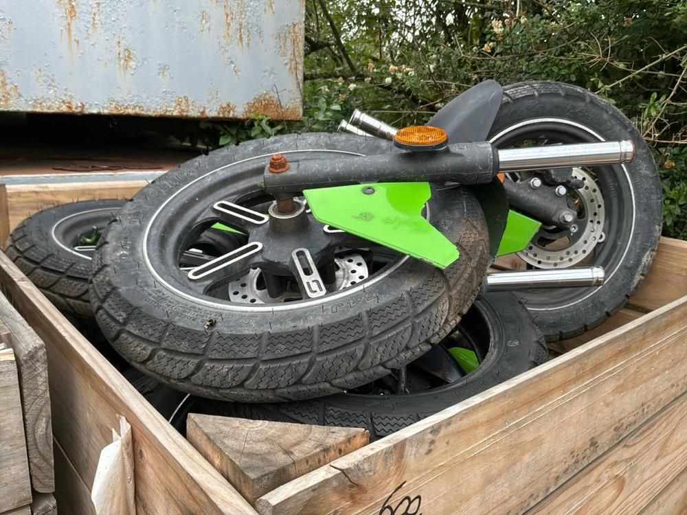 Super Soco Cux rear wheels, front wheels, headlight covers (33x)